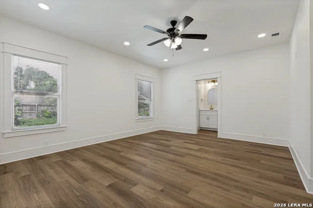 547 W HIGHLAND BLVD San Antonio, TX 78210