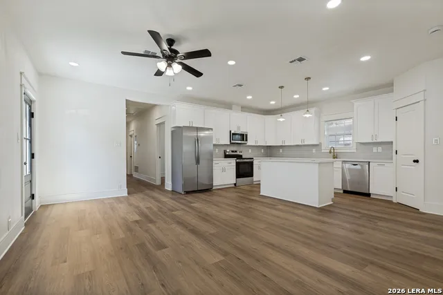 547 W HIGHLAND BLVD San Antonio, TX 78210