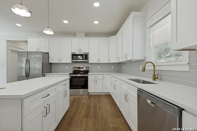 547 W HIGHLAND BLVD San Antonio, TX 78210