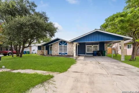7422 Stonehouse Dr