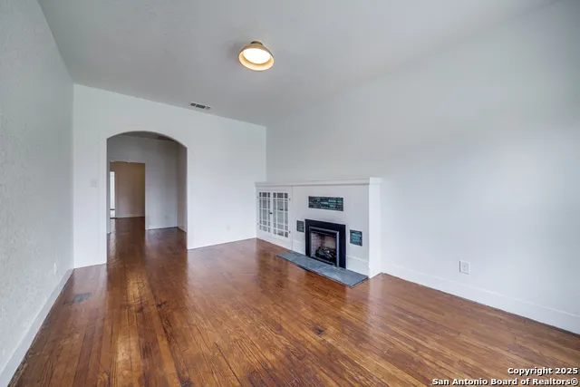 322 E Locust San Antonio, TX 78212
