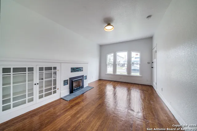 322 E Locust San Antonio, TX 78212