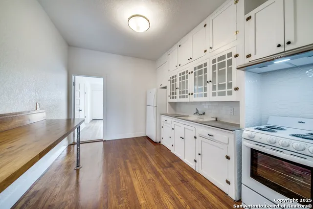 322 E Locust San Antonio, TX 78212