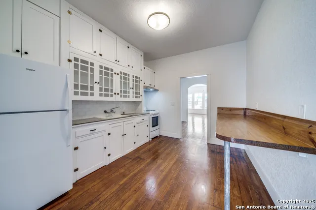 322 E Locust San Antonio, TX 78212