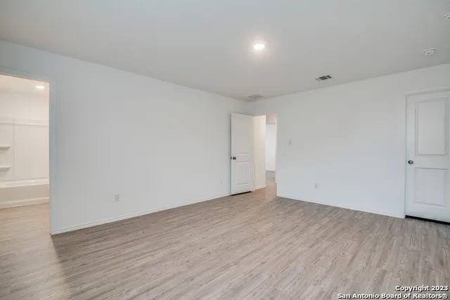2406 Double Oak Dr New Braunfels, TX 78130