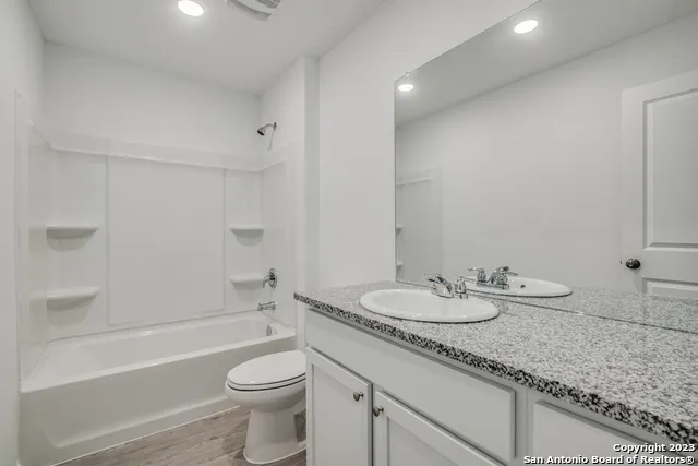 2406 Double Oak Dr New Braunfels, TX 78130