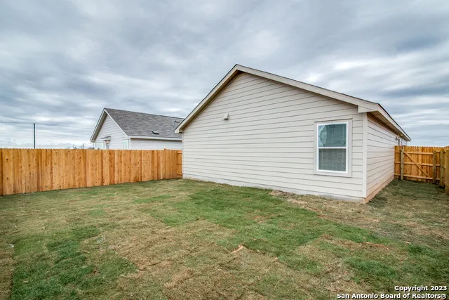 2406 Double Oak Dr New Braunfels, TX 78130