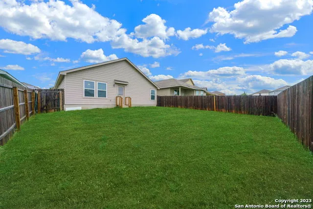 5914 SUNSHINE SMT Converse, TX 78109