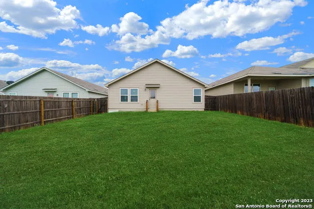 5914 SUNSHINE SMT Converse, TX 78109