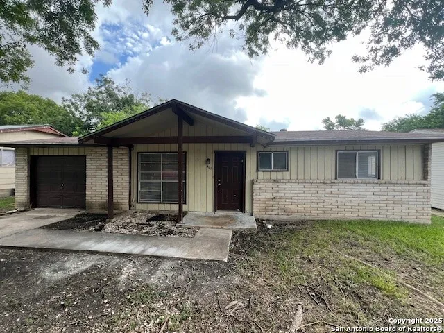 402 MICHELLE DR Converse, TX 78109