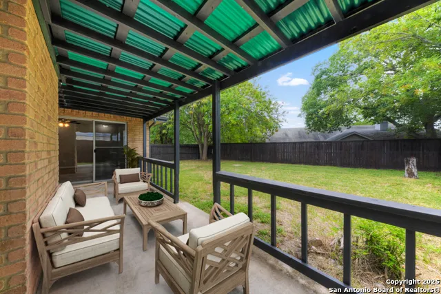 627 SUMMERWOOD DR New Braunfels, TX 78130