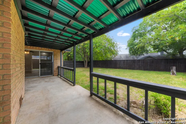 627 SUMMERWOOD DR New Braunfels, TX 78130