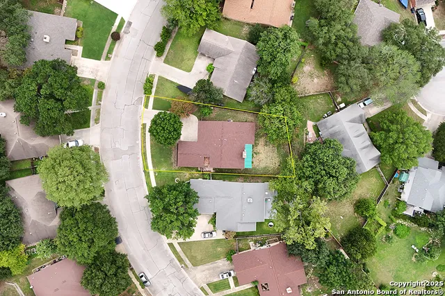 627 SUMMERWOOD DR New Braunfels, TX 78130