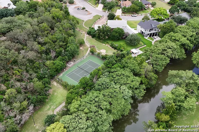 627 SUMMERWOOD DR New Braunfels, TX 78130