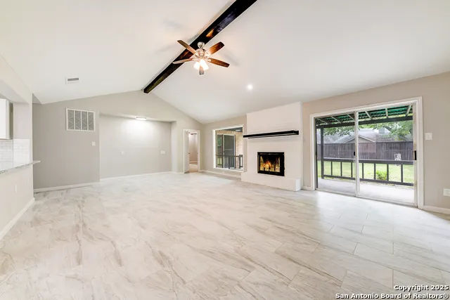 627 SUMMERWOOD DR New Braunfels, TX 78130