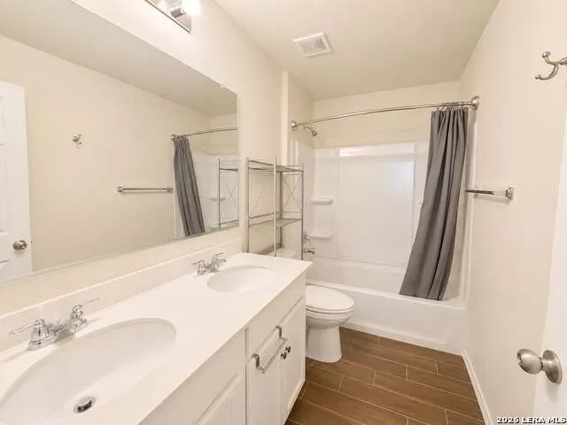 7807 COTTONWOOD RDG Boerne, TX 78015