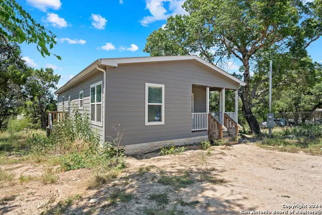 711 LA CRESTA DR Canyon Lake, TX 78133