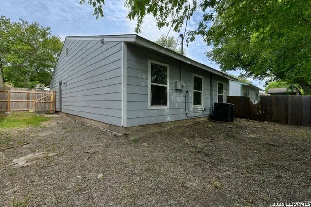 4342 LEHMAN DR Kirby, TX 78219