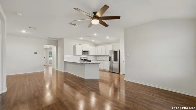 221 Tule Canyons Schertz, TX 78108