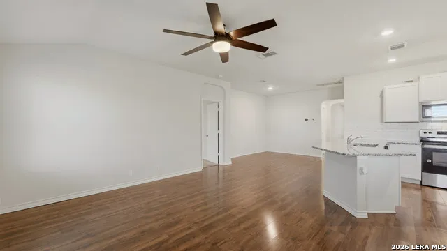 221 Tule Canyons Schertz, TX 78108