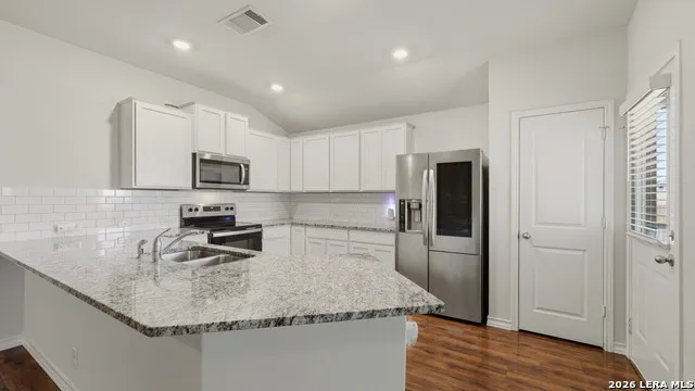 221 Tule Canyons Schertz, TX 78108