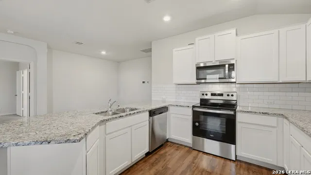 221 Tule Canyons Schertz, TX 78108