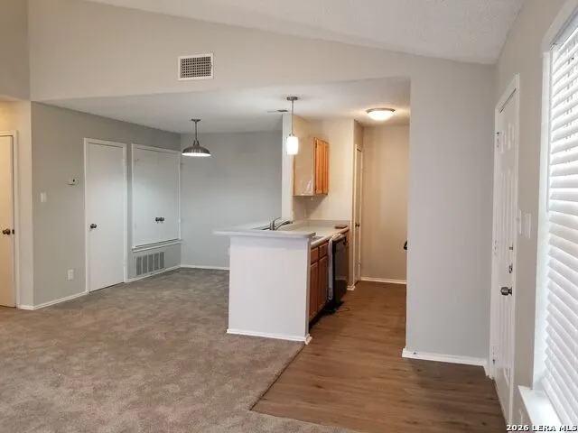 9207 Shadow Crest Dr Converse, TX 78109