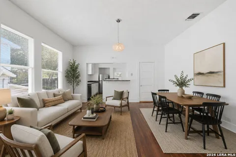 141 E WOODLAWN AVE Unit 2