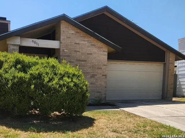 9851 Meadow Way Converse, TX 78109