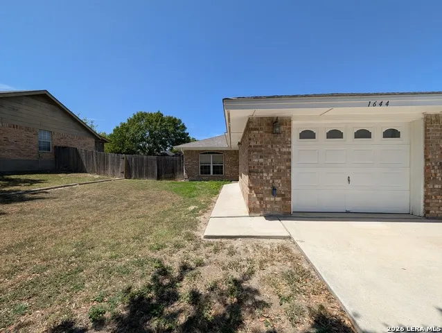 1644 W County Line Rd New Braunfels, TX 78130