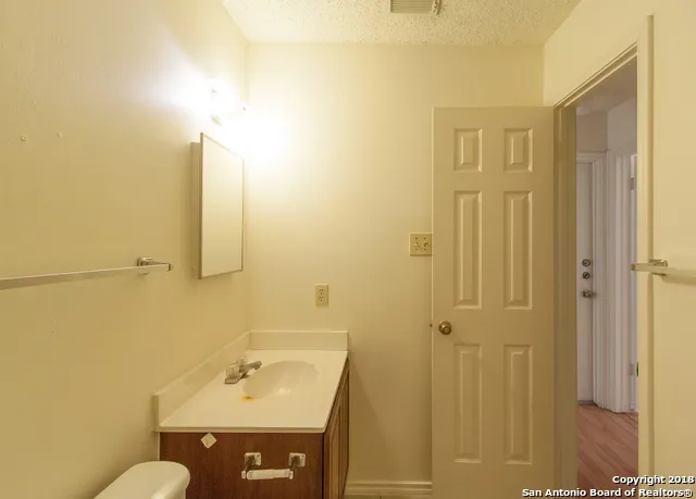 7054 AUTUMN PARK San Antonio, TX 78249