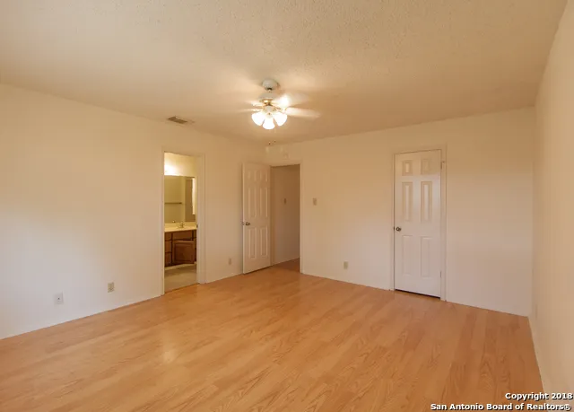 7054 AUTUMN PARK San Antonio, TX 78249