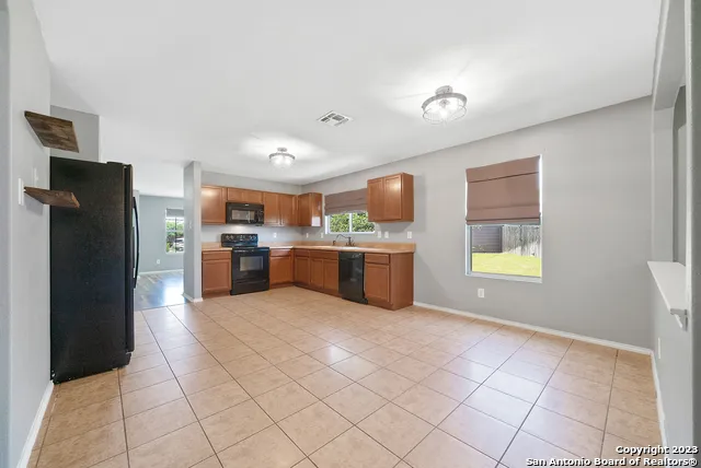 3612 Mistik Mdws Selma, TX 78154