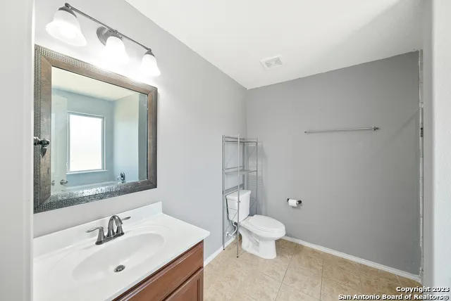 3612 Mistik Mdws Selma, TX 78154