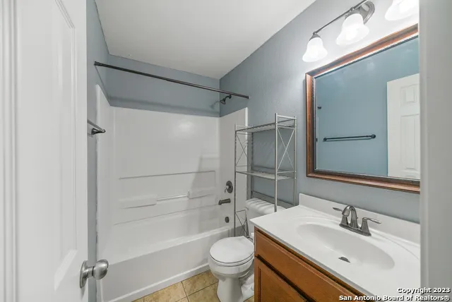 3612 Mistik Mdws Selma, TX 78154