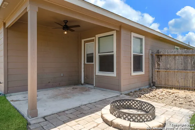 3612 Mistik Mdws Selma, TX 78154