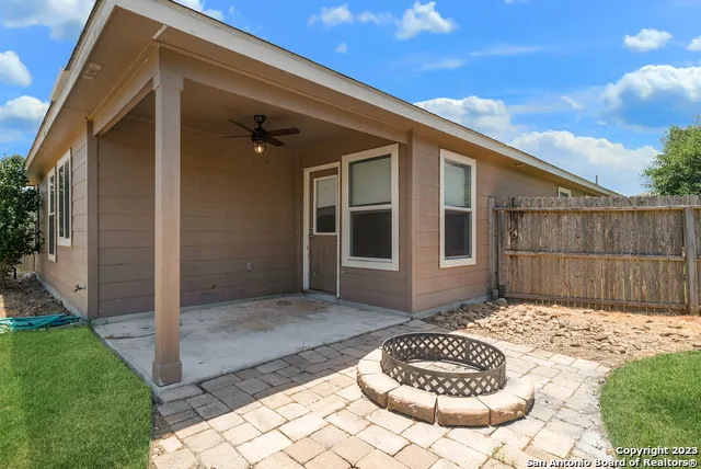 3612 Mistik Mdws Selma, TX 78154