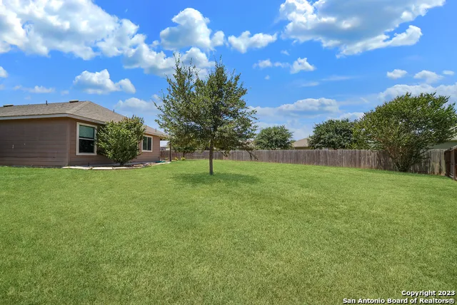3612 Mistik Mdws Selma, TX 78154