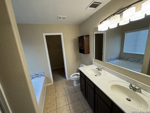9223 SILVER VIS San Antonio, TX 78254