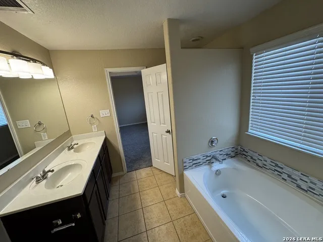 9223 SILVER VIS San Antonio, TX 78254