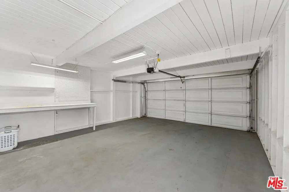 547 Farrell Drive Palm Springs, CA 92262