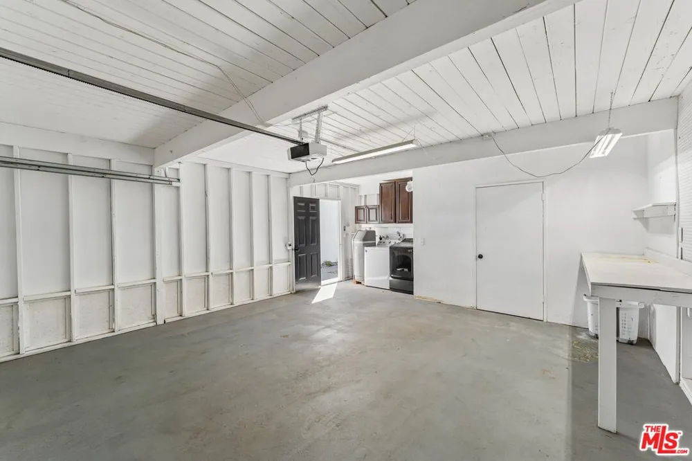 547 Farrell Drive Palm Springs, CA 92262