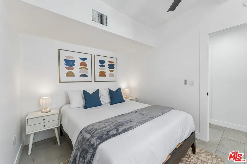 547 Farrell Drive Palm Springs, CA 92262