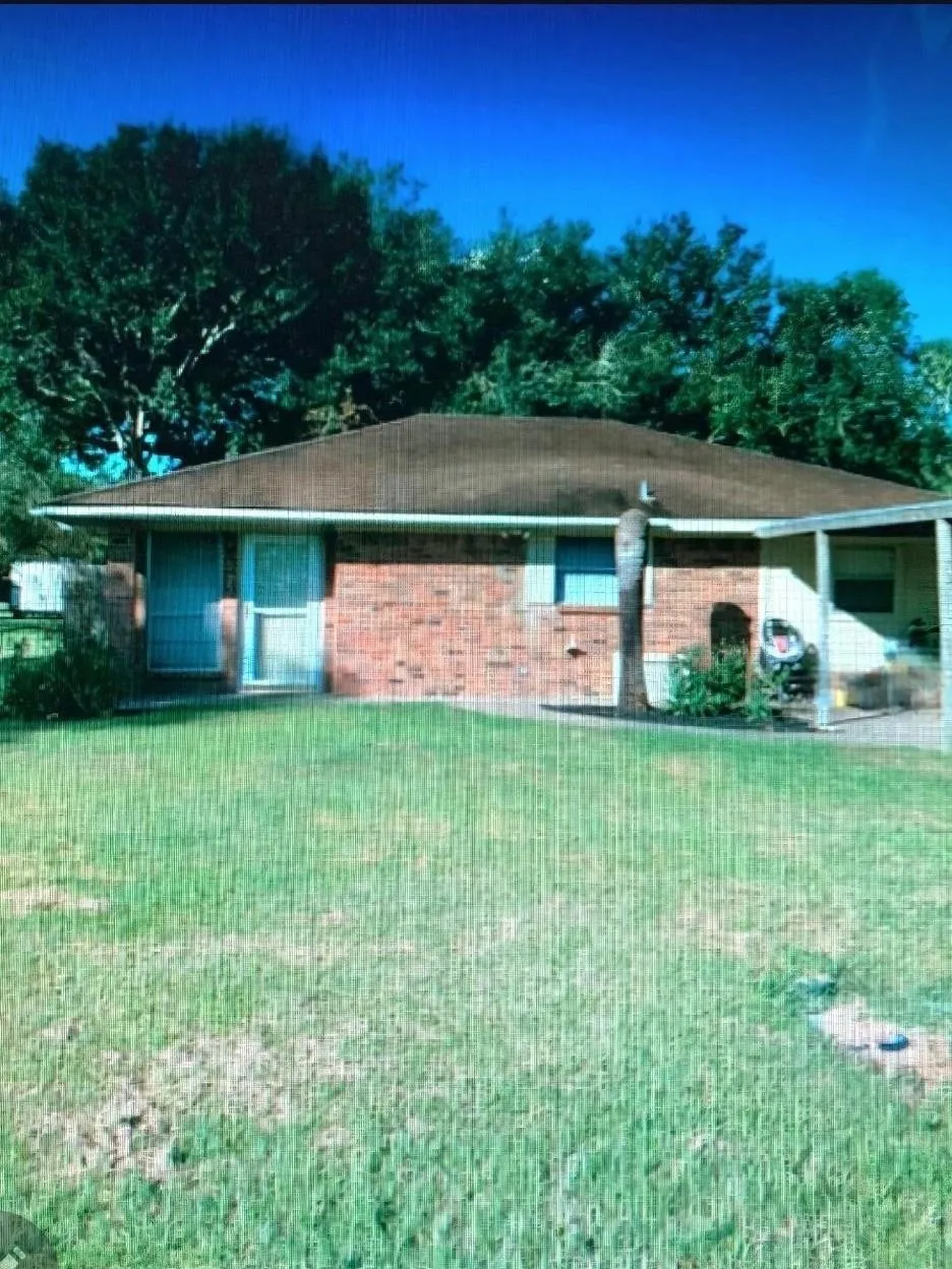 407 Avenue C Markham, TX 77456