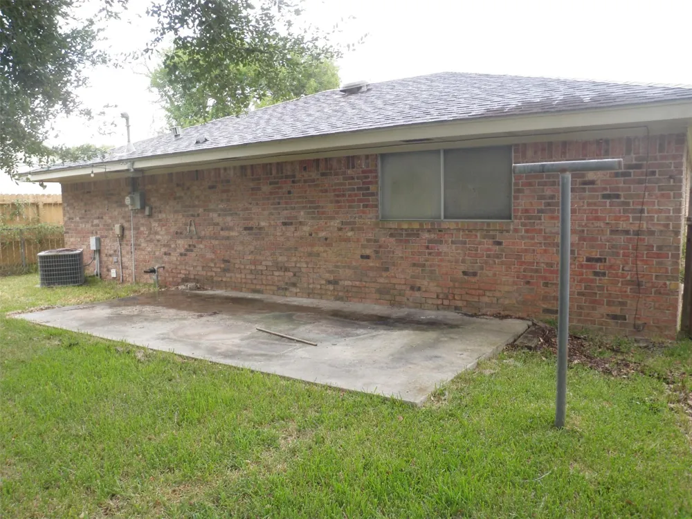 407 Avenue C Markham, TX 77456