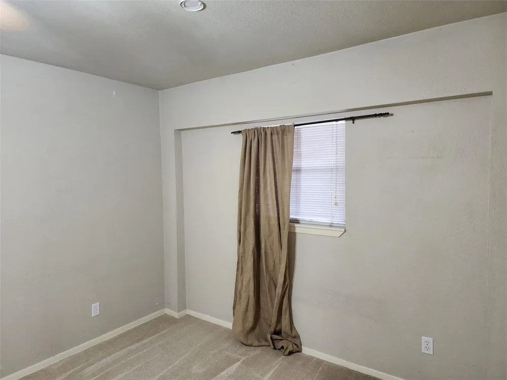 407 Avenue C Markham, TX 77456