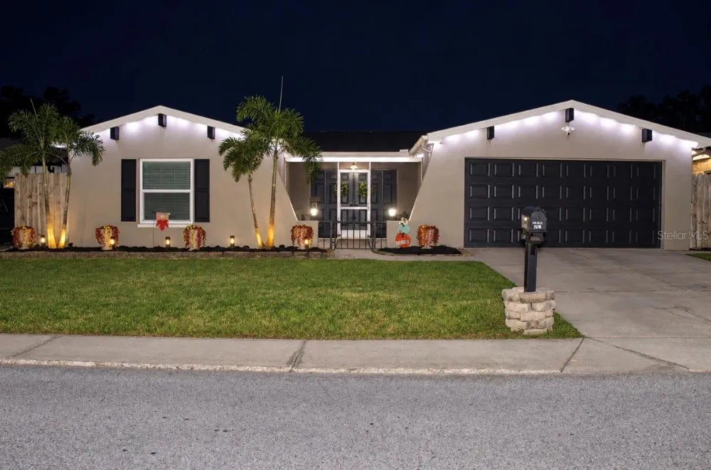 8246 PENWOOD DRIVE Port Richey, FL 34668
