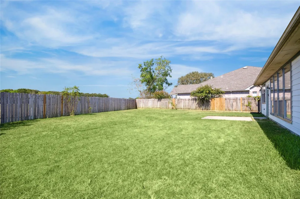 4122 Roaring Trail Drive Fresno, TX 77545