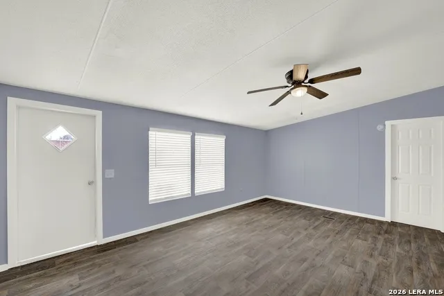 2806 Us Highway 90 Hondo, TX 78861