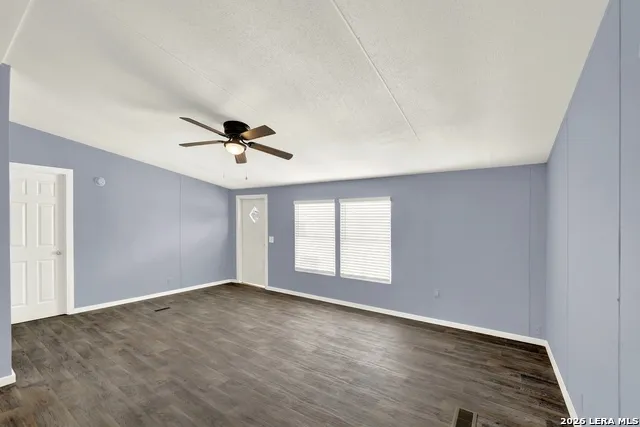 2806 Us Highway 90 Hondo, TX 78861